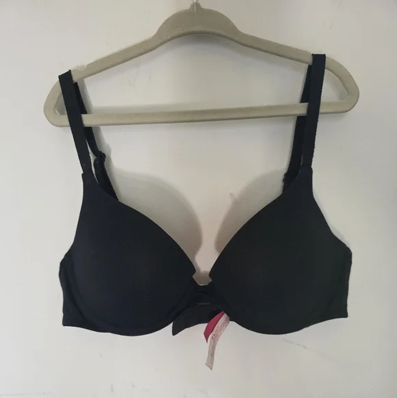 Victorias Secret Pink Wear Everywhere Push Up - Picture 1 of 4